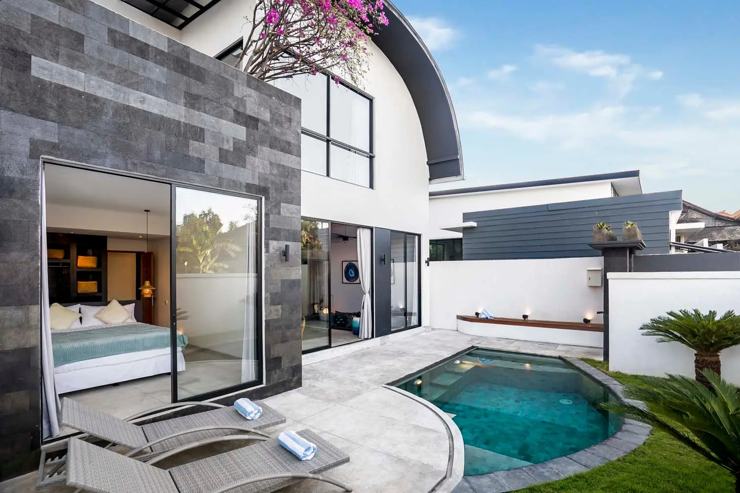 Mr. & Mrs. W Pererenan - Modern 2BD w/ Pool 7 mins to Pererenan Beach