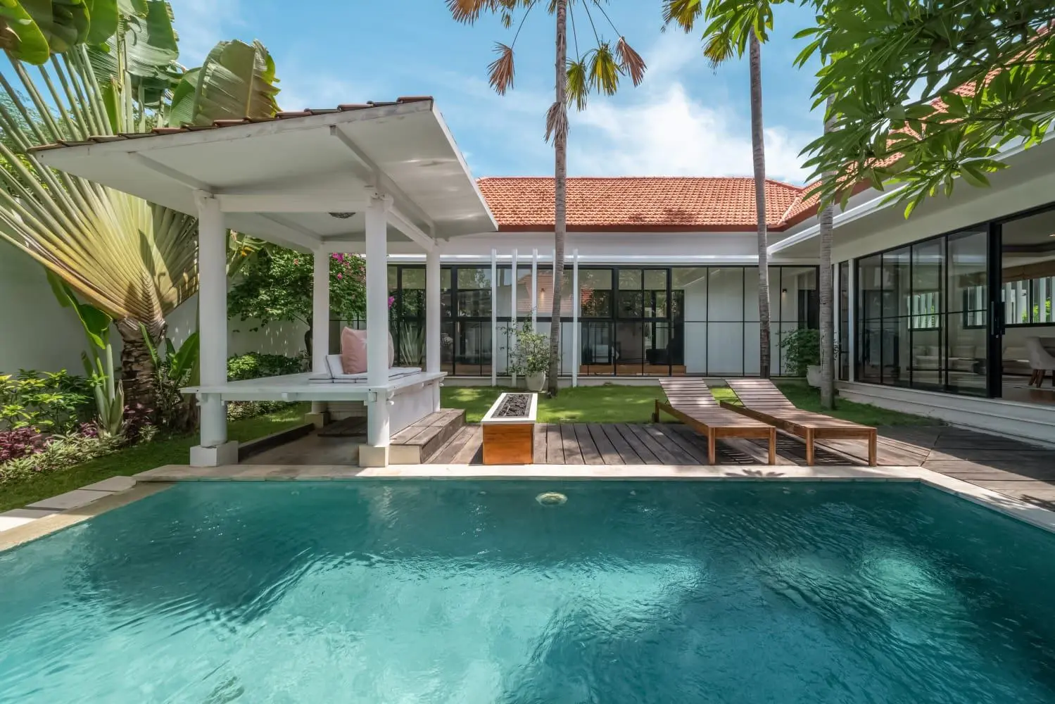 KRS-1 FOR RENT VILLA 3 BED IN BERAWA, 