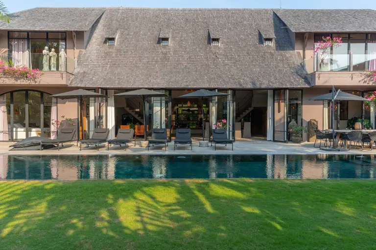 Villa Nehal - Luxury 5BR Villa with 20m Pool and Huge Garden in Canggu - Image 3