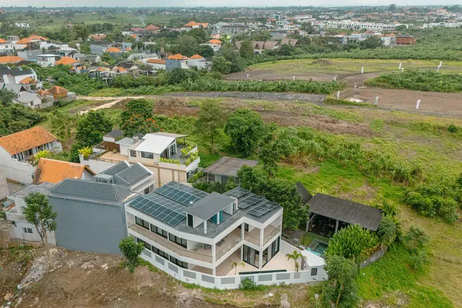 5-Bedroom Villa with Solar Power and Premium Smart Home Features in Tumbak Bayuh