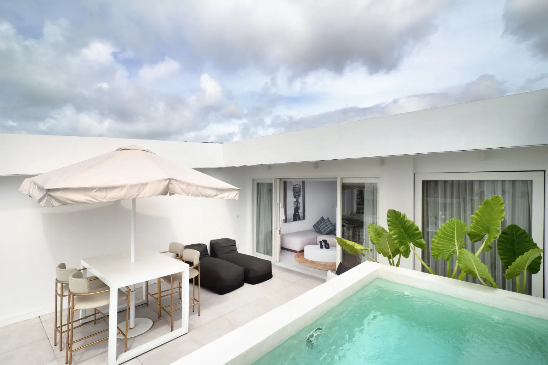 The Cruise - Luxury 2 Bedroom Sky Pool Penthouse with ocean view in Canggu!!