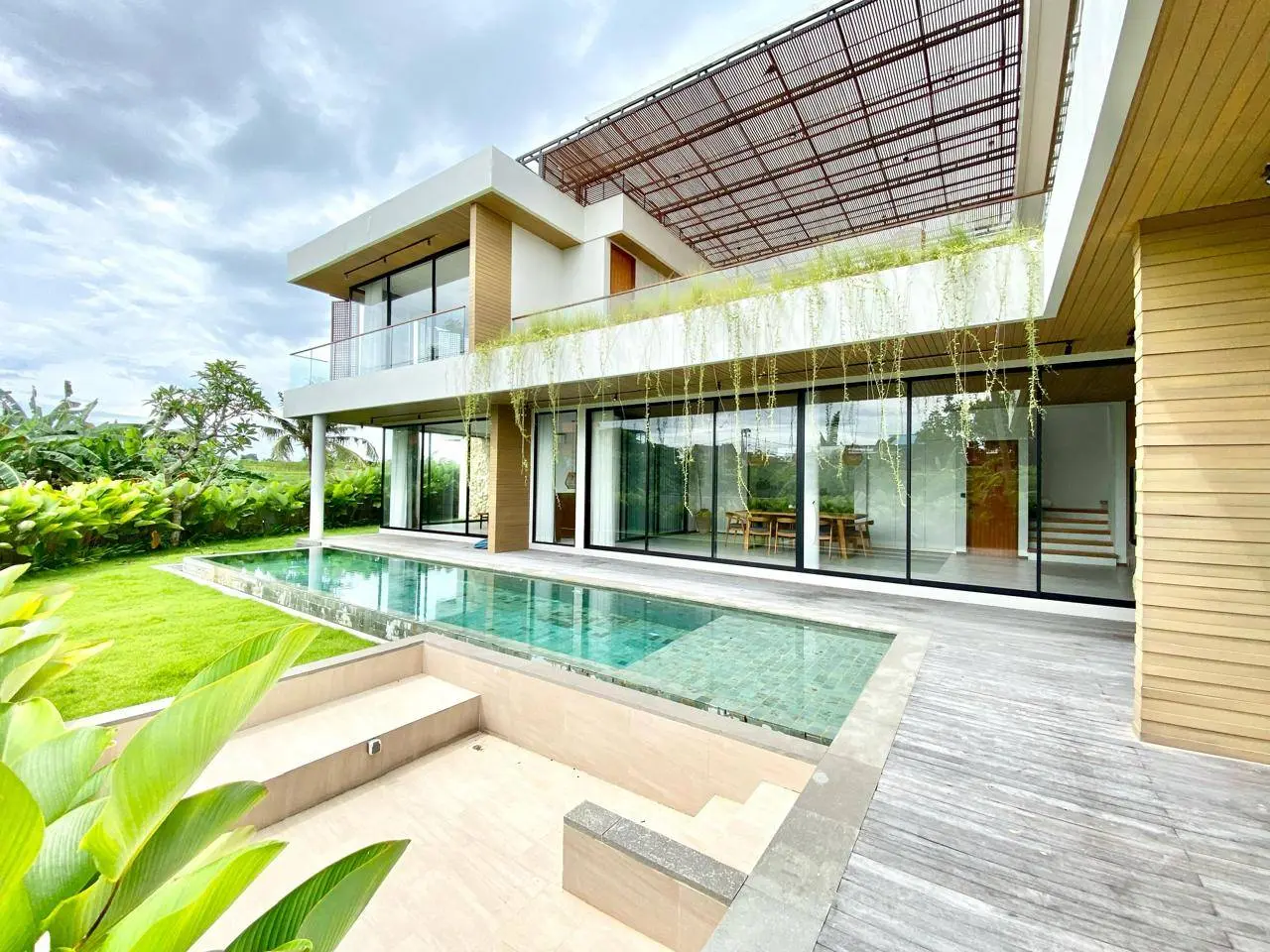 Modern 3BR Haven | Pool • Jacuzzi • Ricefield View