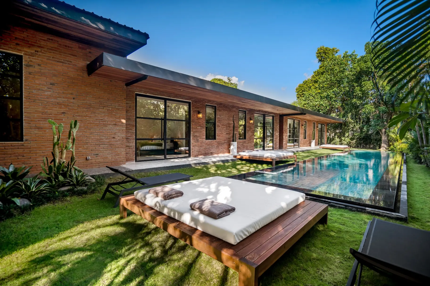 Modern 5BR Villa w/ River & Jungle Views