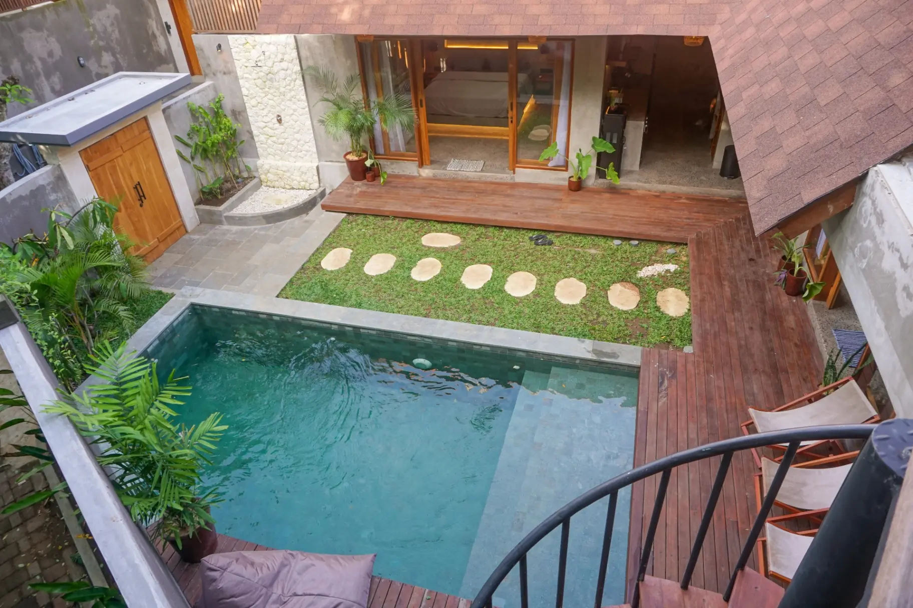  3BR Villa w/ Rooftop & Office 