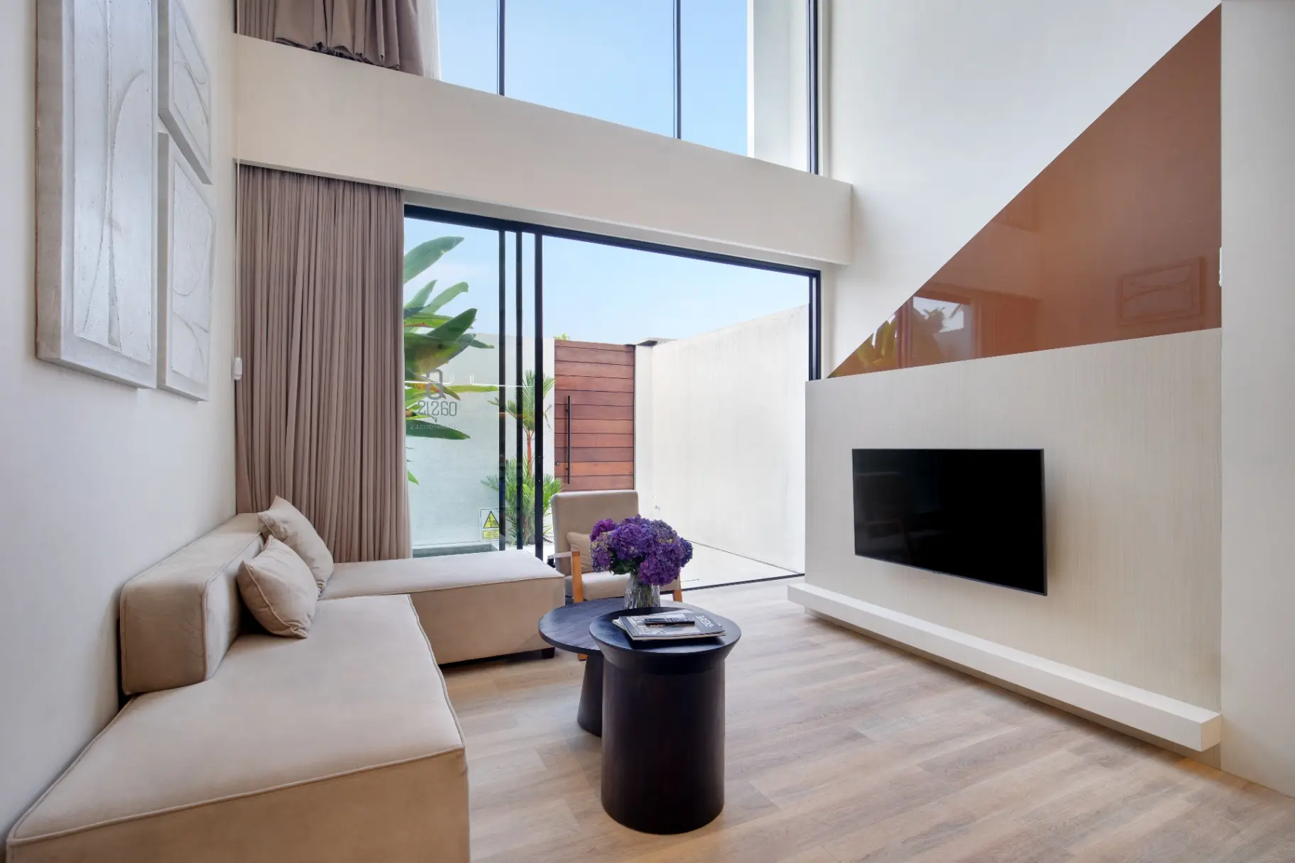 Modern 2BR Oasis Smart Villa Berawa +pool +working space area! 