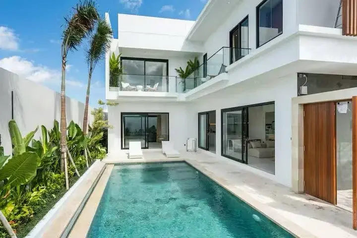 3 BEDROOM VILLA CLOSE TO PERERENAN BEACH