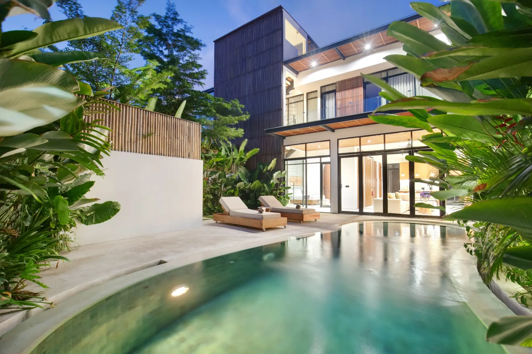 3BR Paradise Villa in Central of Canggu! +Rooftop & pool. Aquamarine Villa I