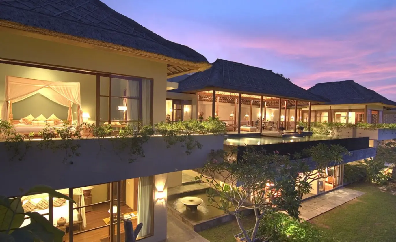 The Longhouse Bali – Luxurious 6-Bedroom Villa with Panoramic Views