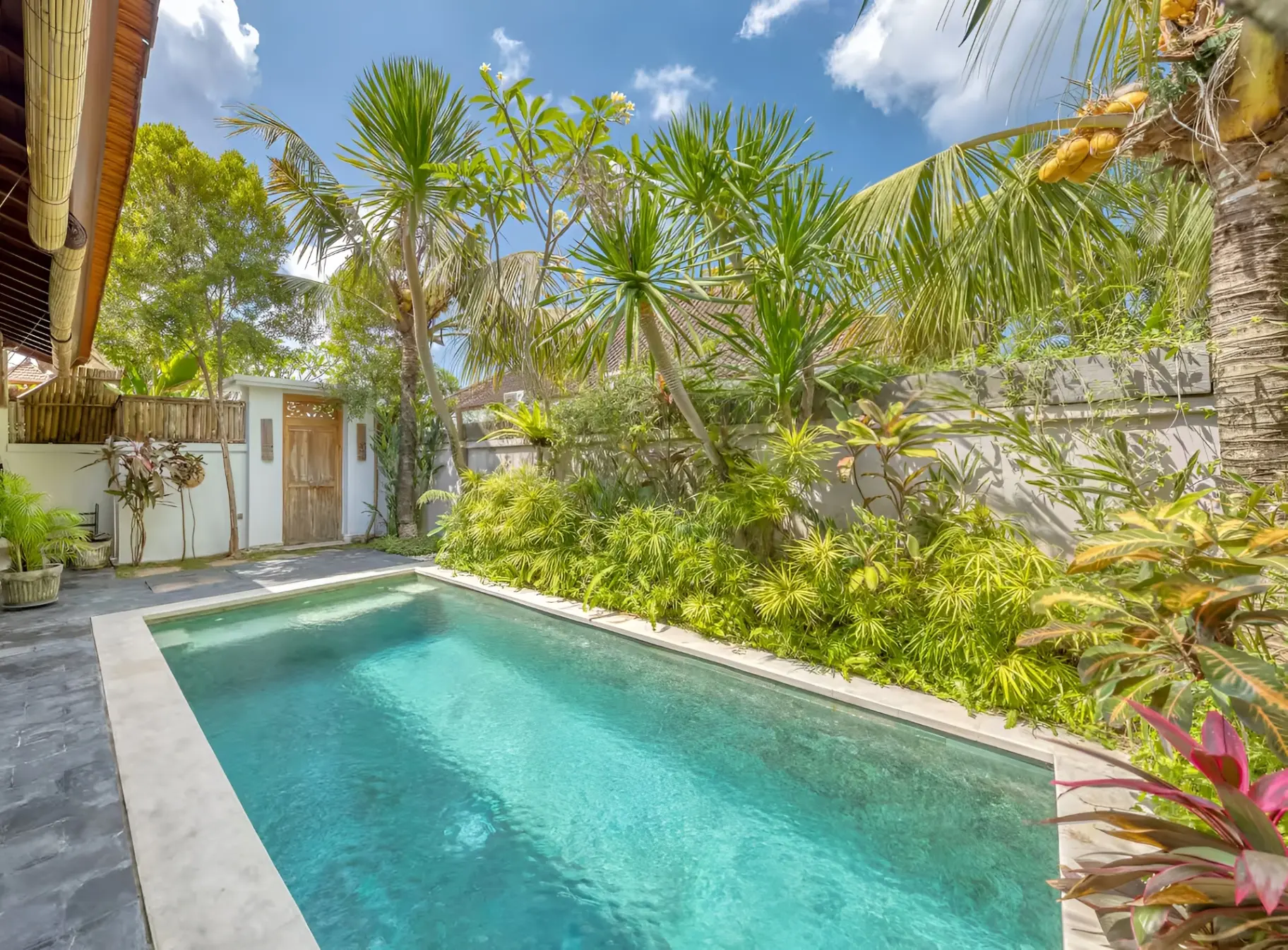 Pererenan - 2BR Tropical Style Villa