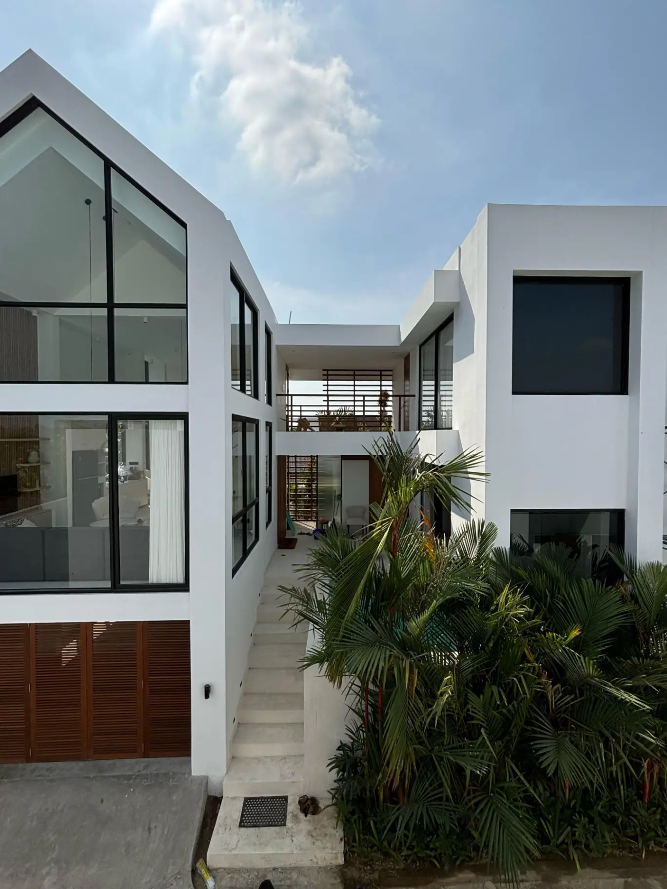2-Bedroom Villa with Modern Architecture in Buduk