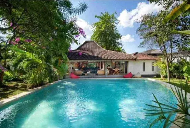 5 BEDROOM VILLA FURNISHED FOR MONTHLY RENT IN UMALAS