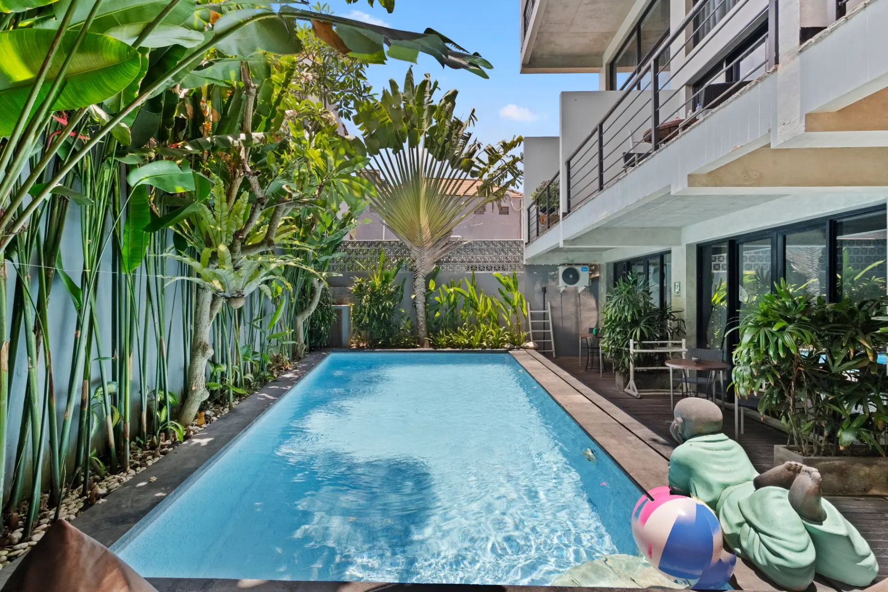 Balissimo Suite - Stylish Studio w/ Pool Access in Central Seminyak
