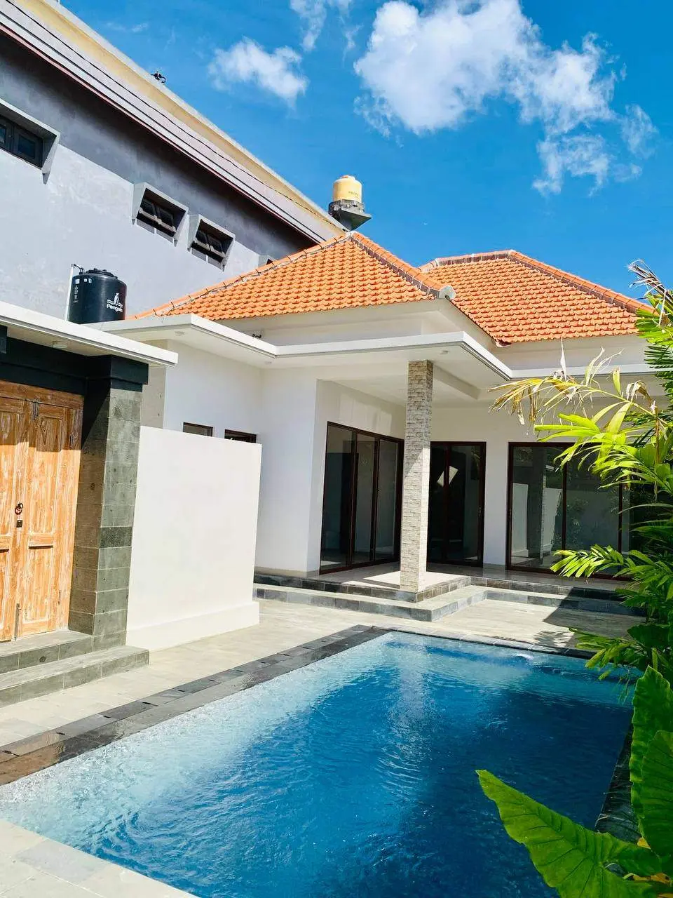 2 BEDROOM MODERN VILLA IN CANGGU PADONAN - AF532