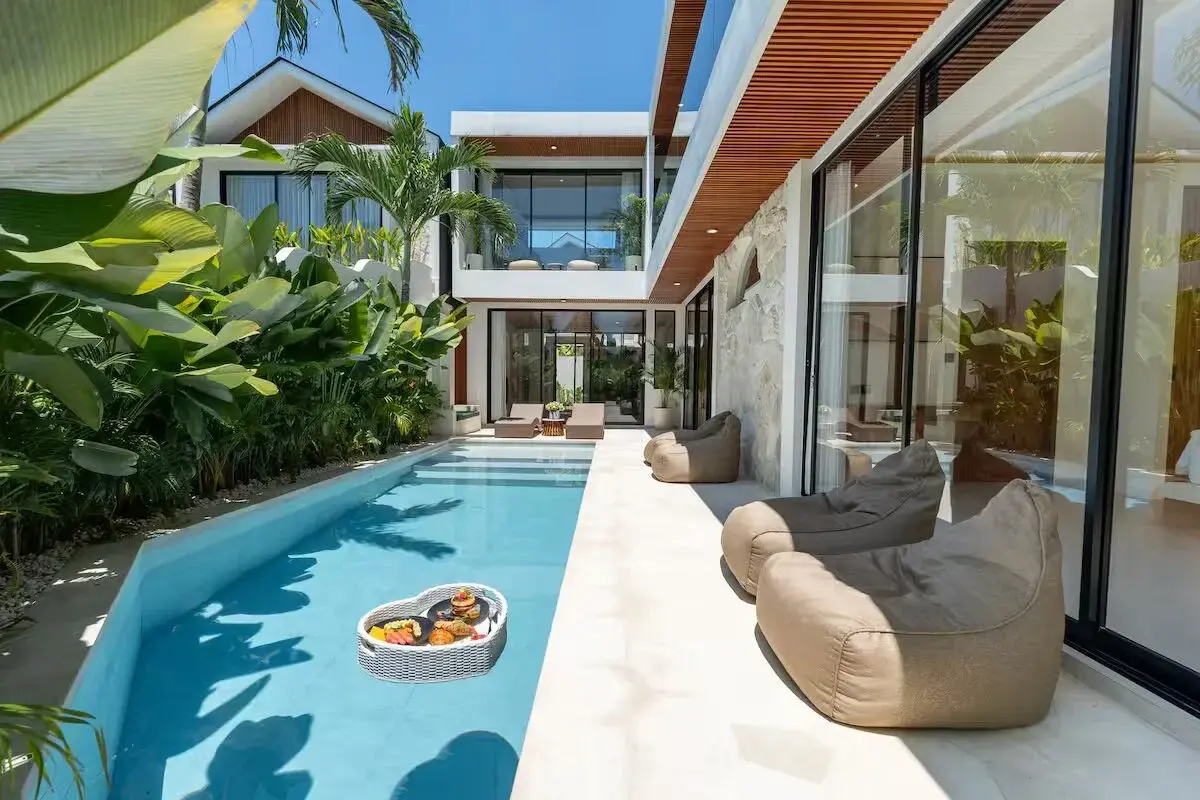 4 BEDROOM BRAND-NEW LUXURY VILLA WITH JACUZZI, POOL & CINEMA 