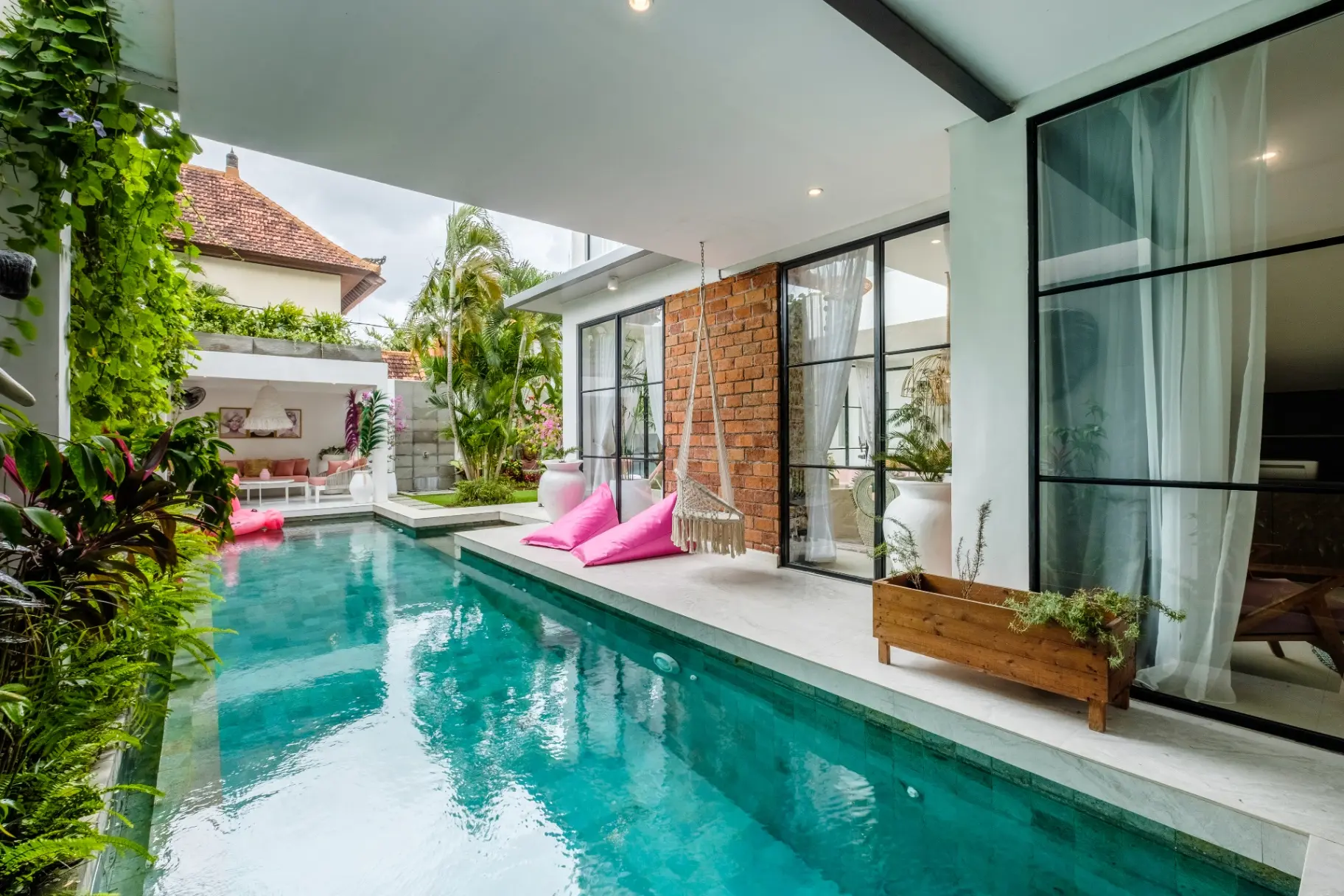 Maison  - 4BR Artistic Designer Villa w/ Pool Canggu
