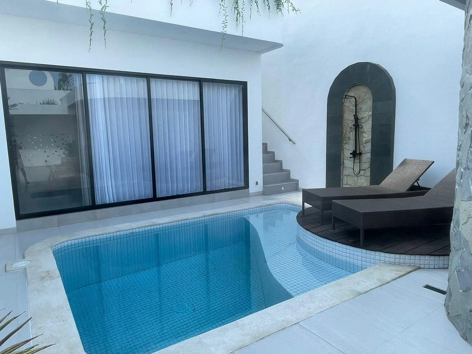 AN 12- FOR RENT NEW VILLA LOCATED AT UNGASAN