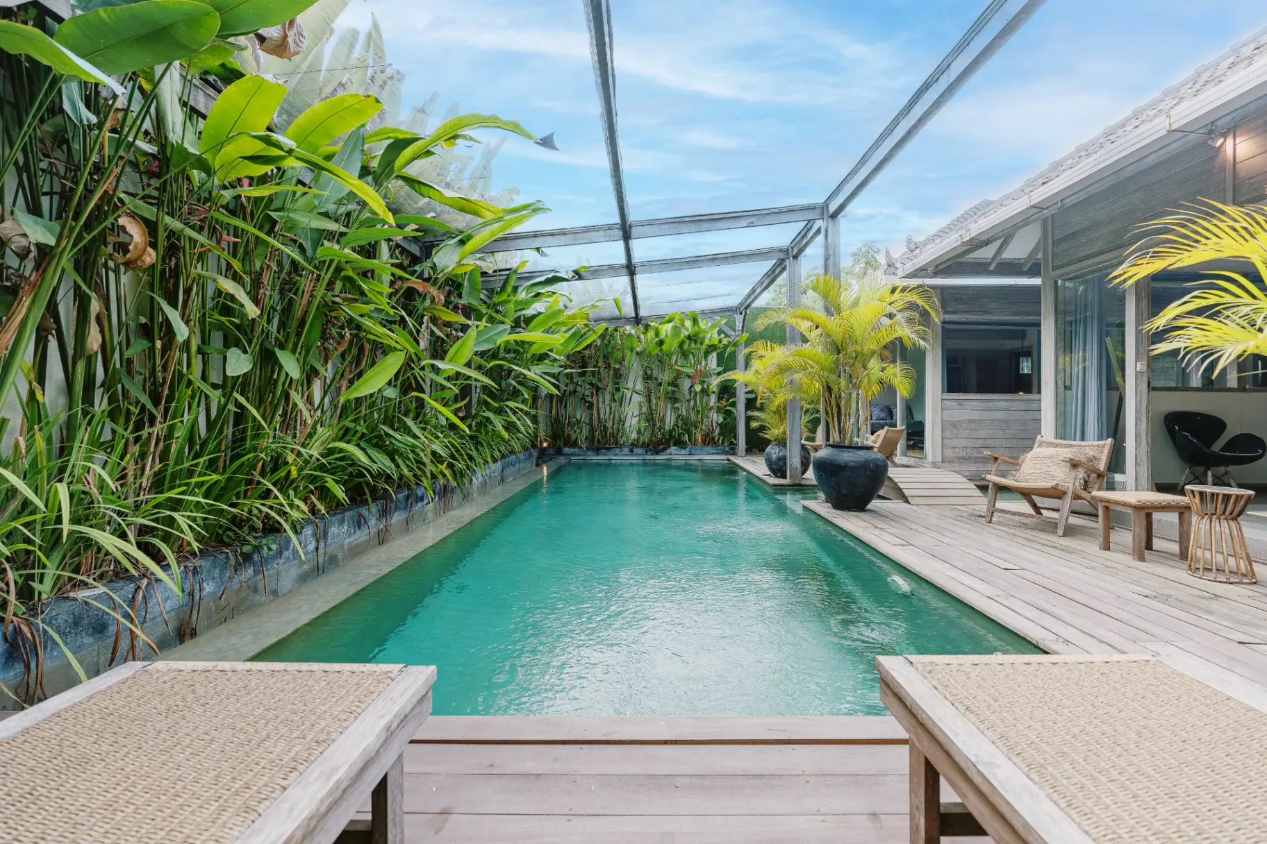 Mundaka - 2BR Tropical Villa 500m to Pererenan Beach w/ Pool