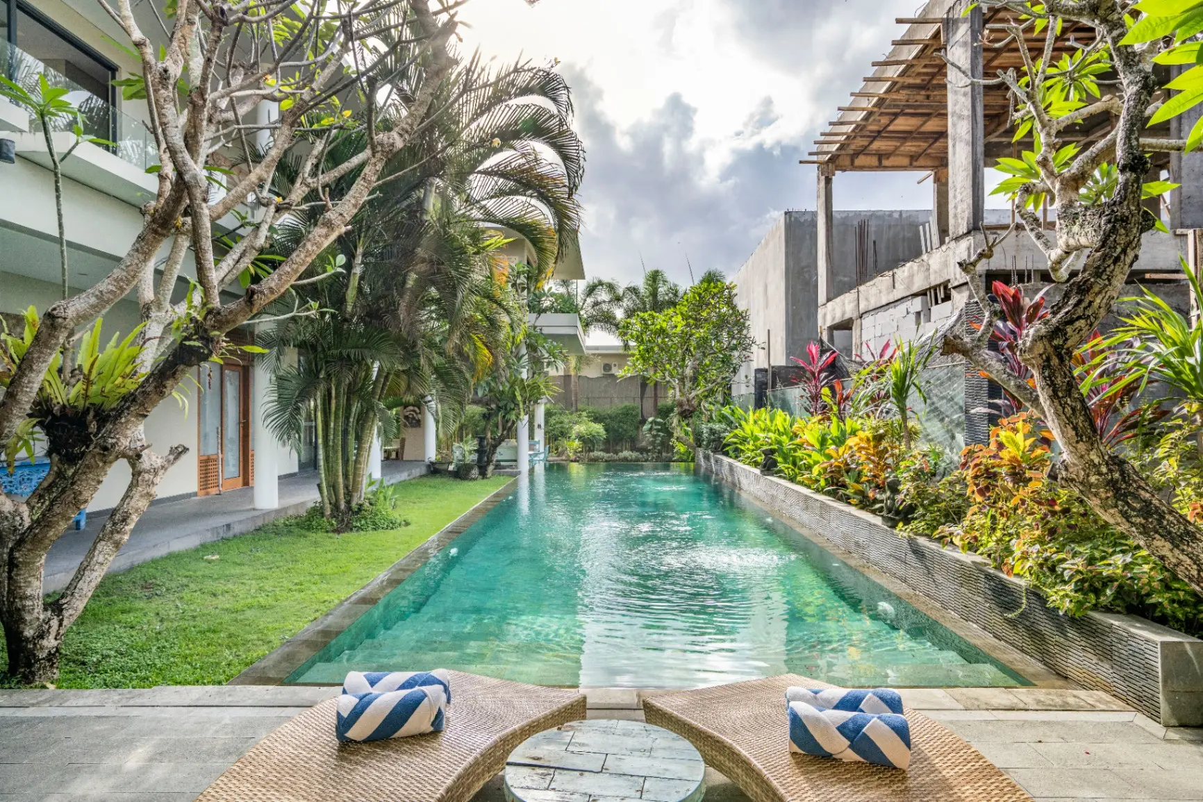 Nivassa - Tropical Luxury 3BR Villa Near Berawa Beach 