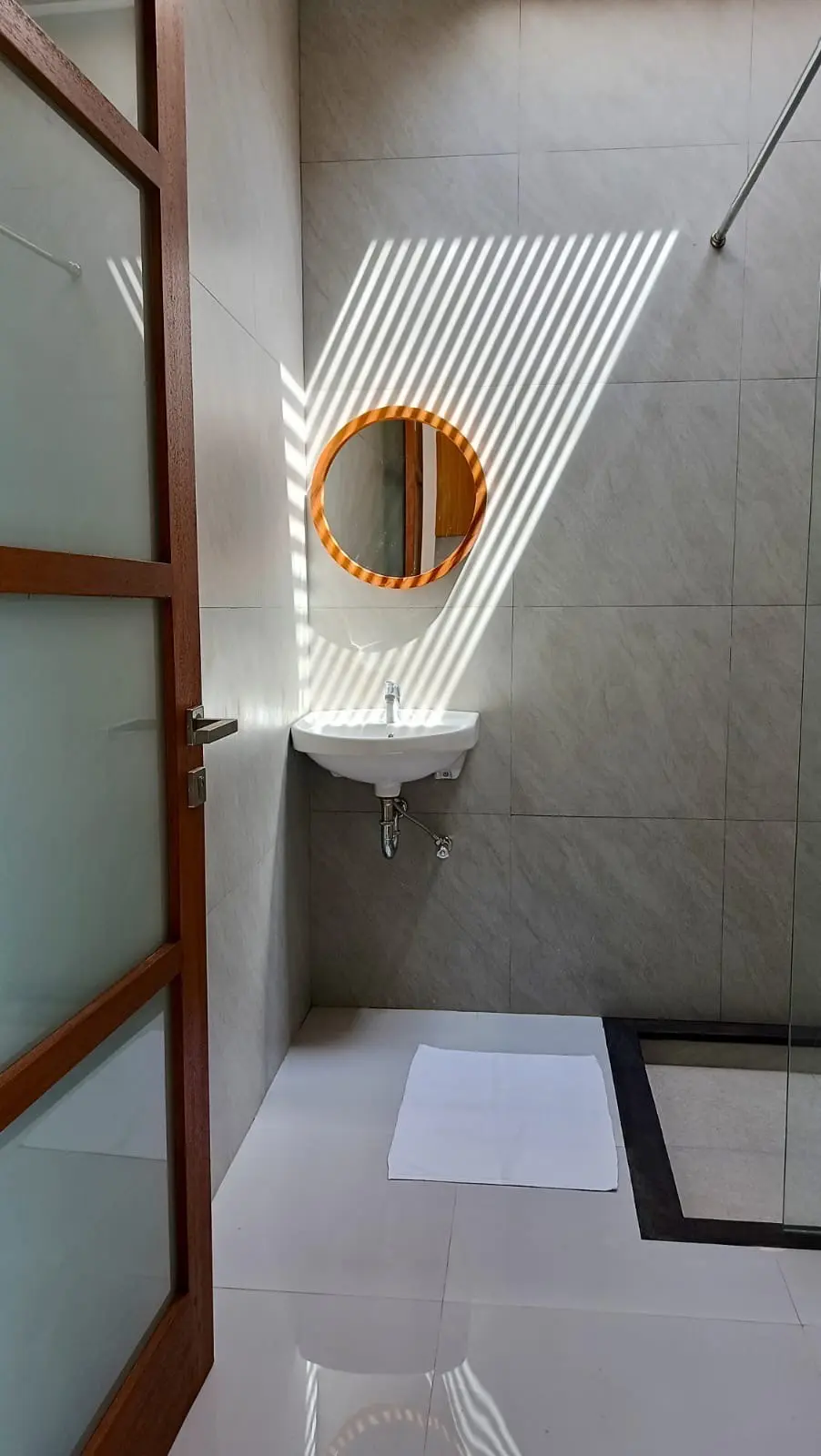 BRAND NEW  GUESTHOUSE IN KEROBOKAN