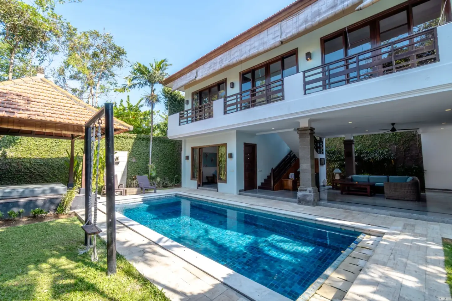 FULLY FURNISHED 3-BEDROOM VILLA IN PRIME PETITENGET LOCATION 