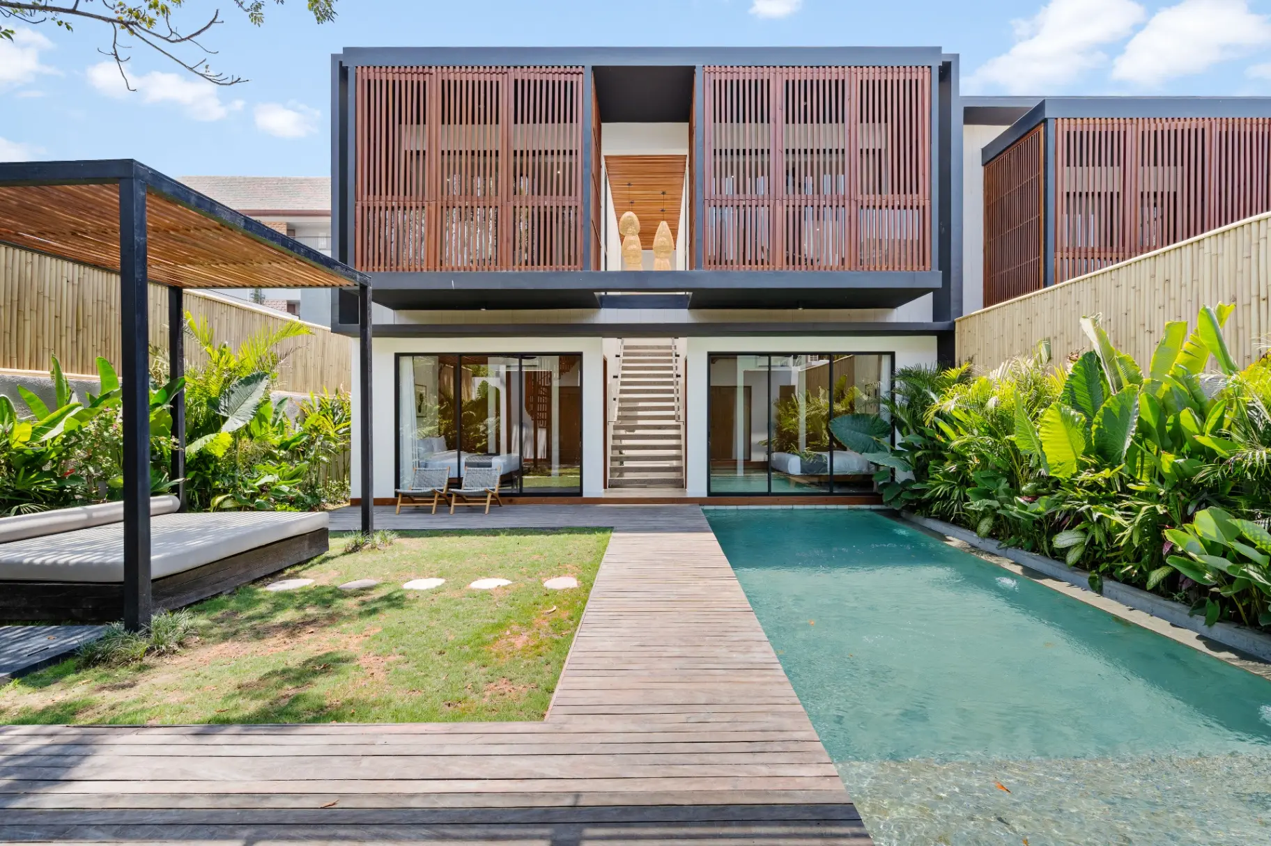 Red Sunset - 4BR Luxurious Villa in Canggu w/ Pool & Rooftop