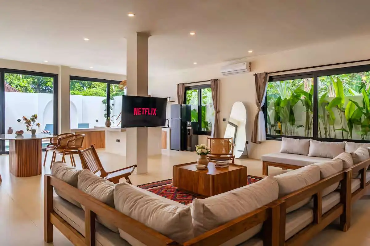  2-Bedroom Villa with Enclosed Living and Jungle Backdrop in Tumbak Bayuh