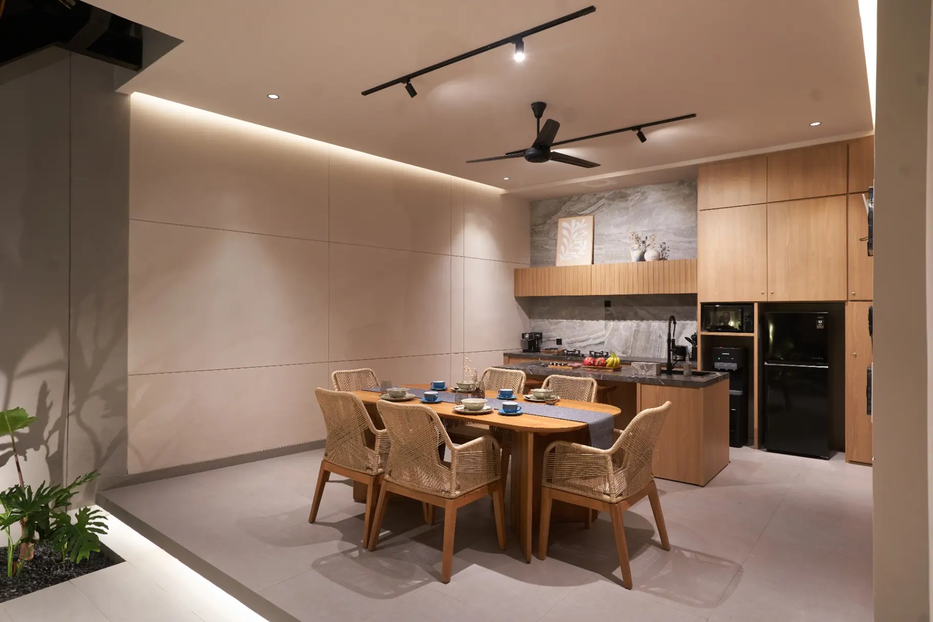 Modern 3BR Villa w/ Jacuzzi & Sunset Views