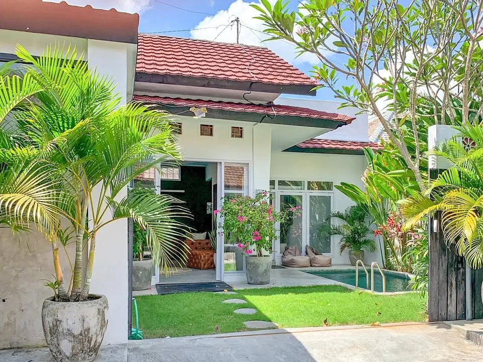 1BR cozy house with pool at Berawa