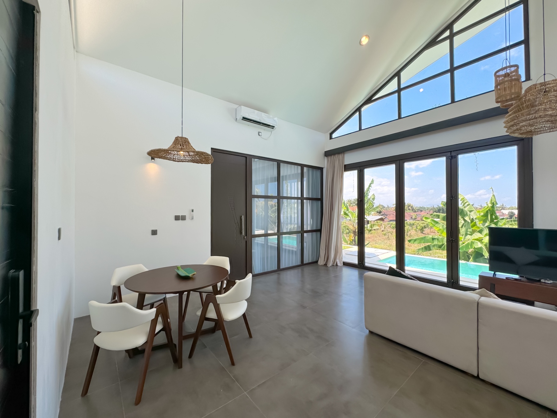 Villa image 2