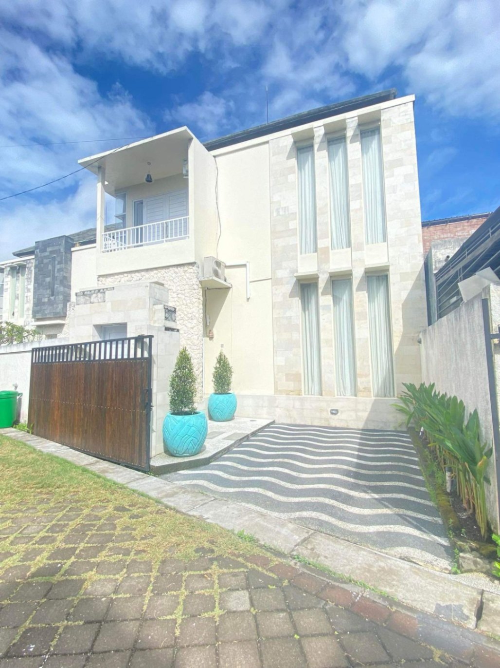 3 BEDROOM HOUSE WITH PRIVATE POOL AT JIMBARAN QUITE AREA