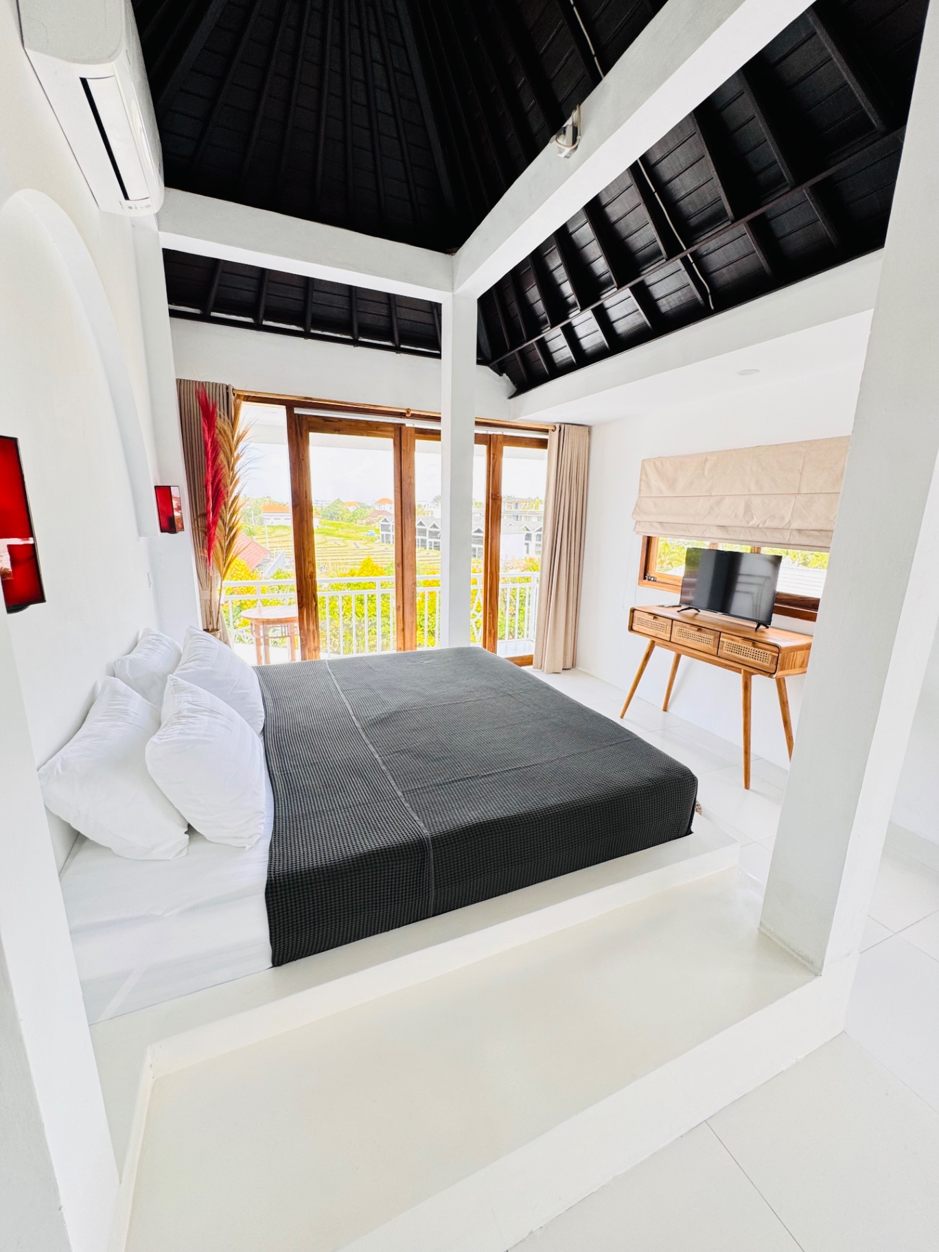 Villa image 1