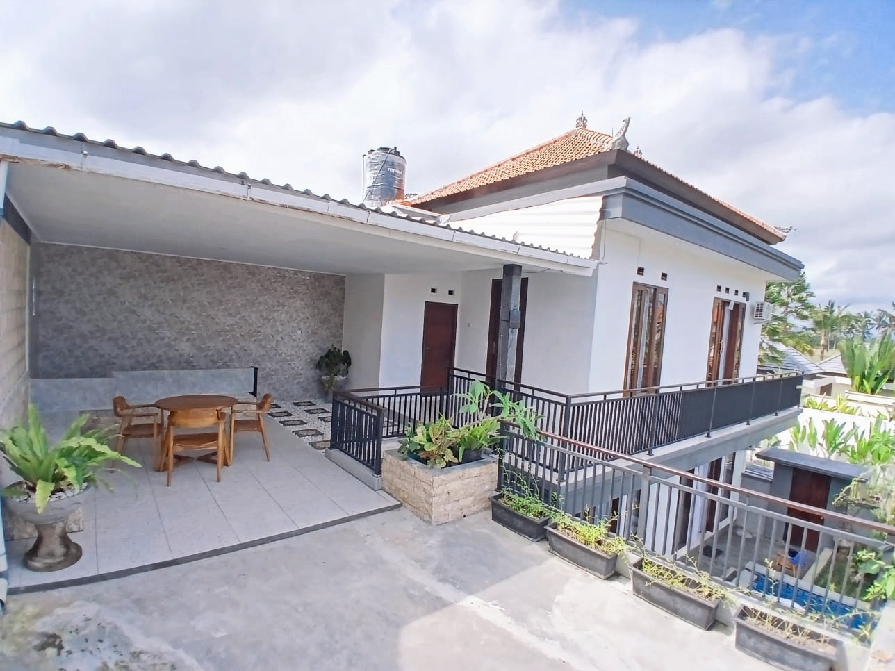Villa image 2