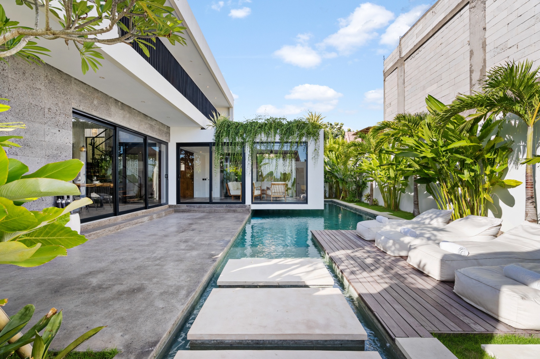 Bahagia - Tropical Luxury 3BR Villa in Umalas