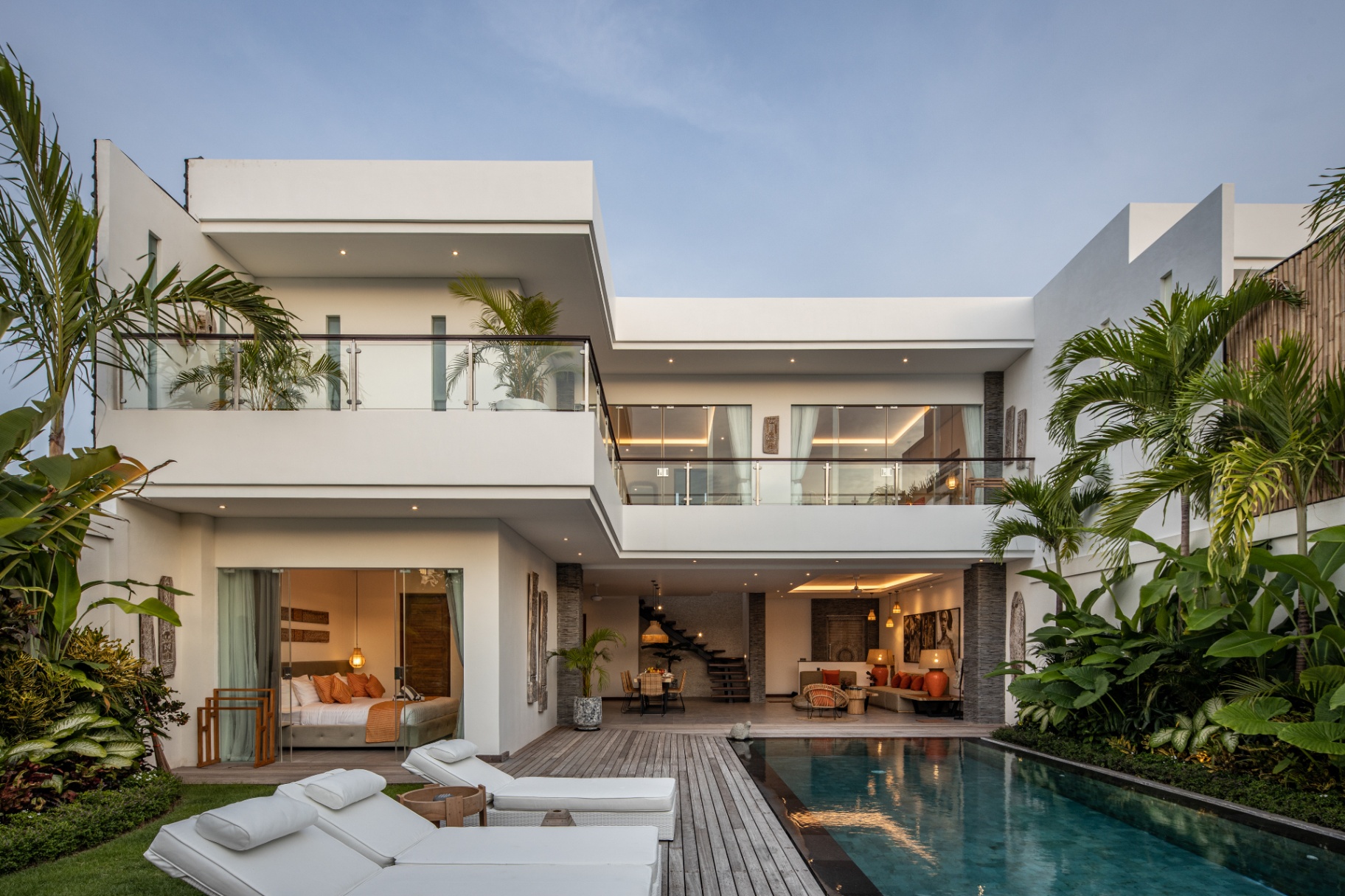 Canggu 4BR Private Pool Villa near Finns and Beach