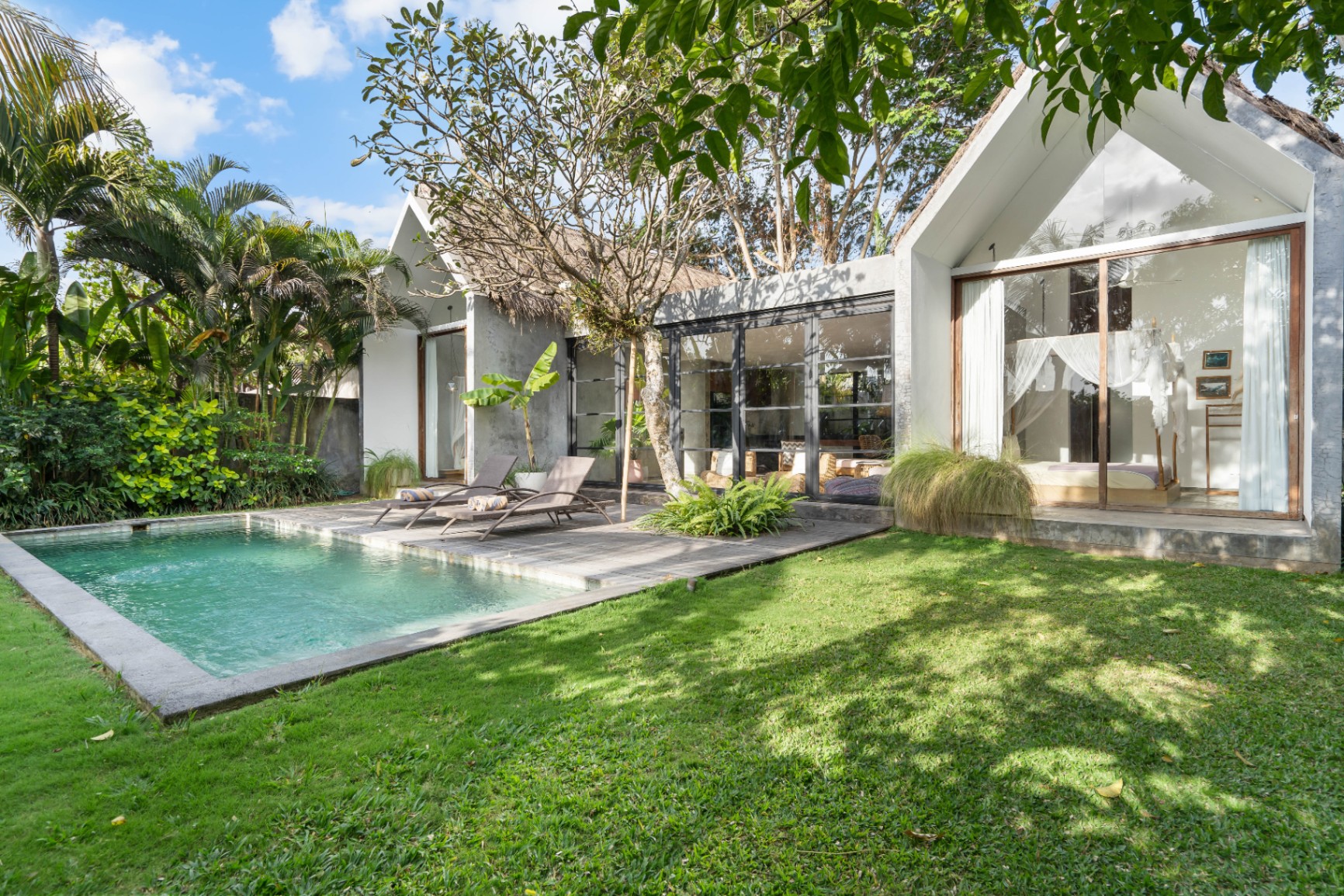 Ohana - 2BR Tropical Rustic Retreat w/ Pool Canggu