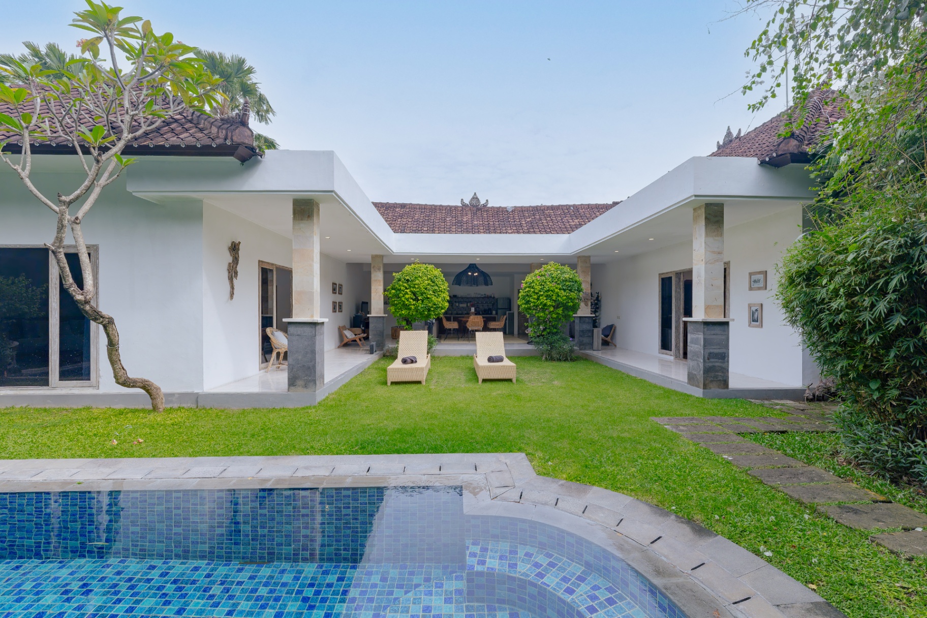 Cezanne: 2BR Seminyak Magic w/ Unbeatable Location