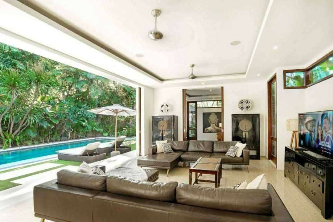 Villa image 1