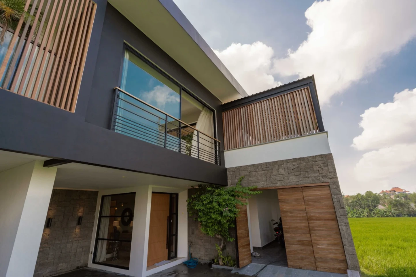 Villa image 1