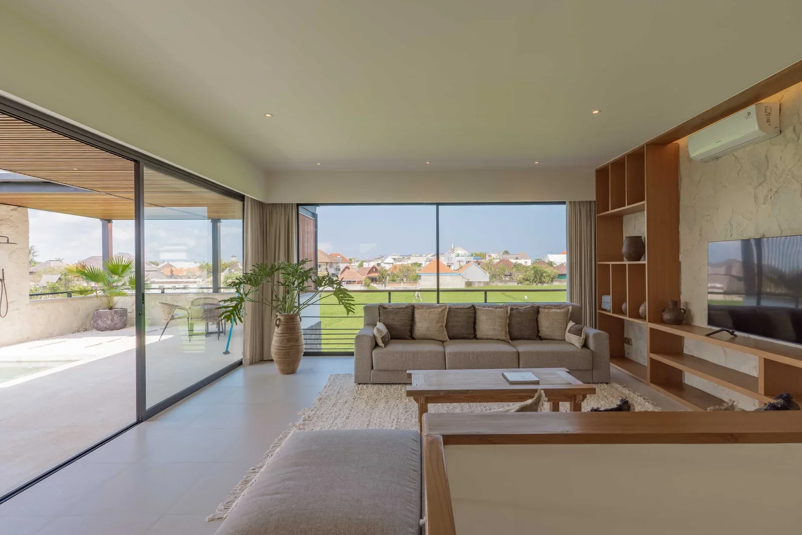 Villa image 3