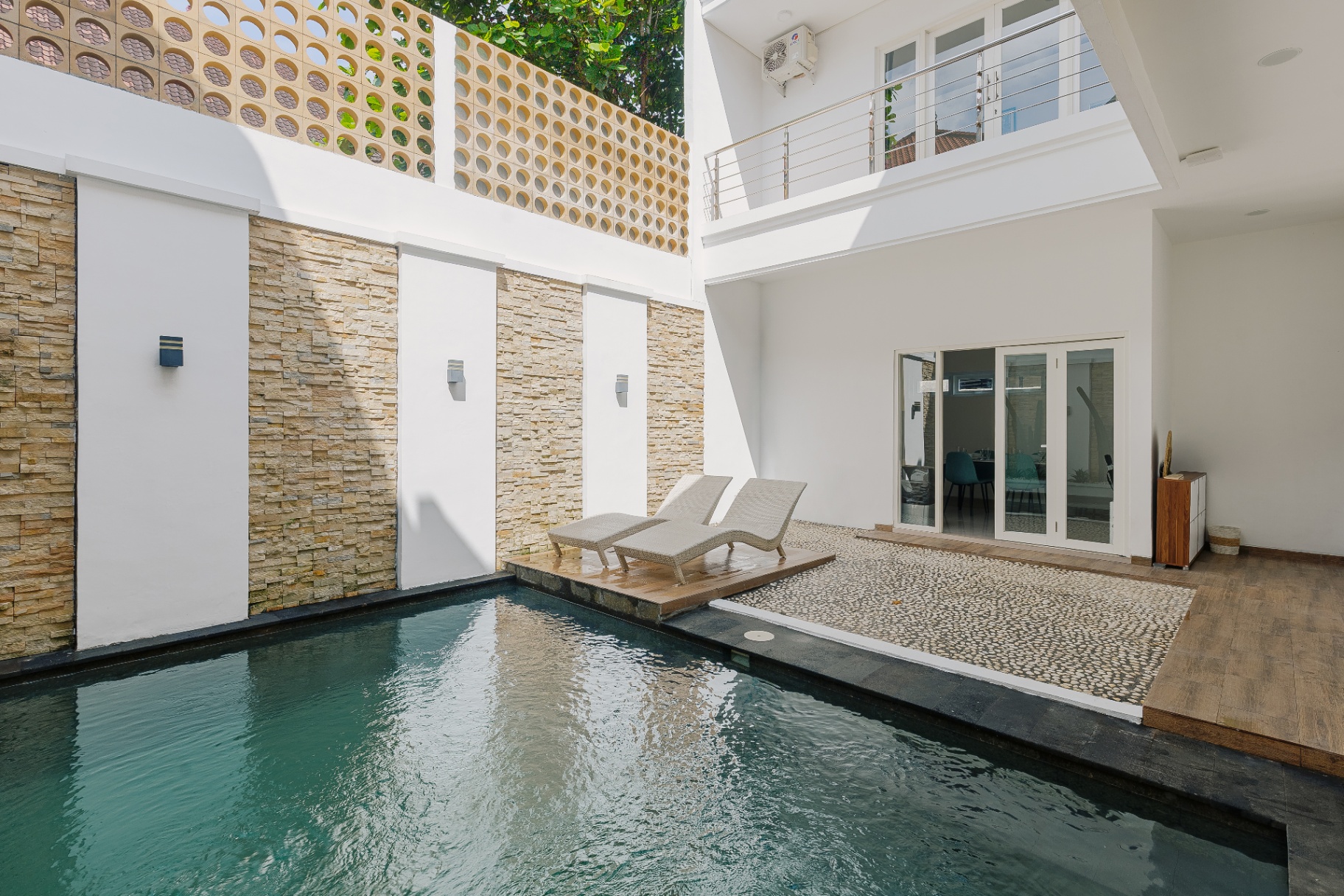 Gloen: 3BR Beautiful New Villa w/ Pool in Canggu