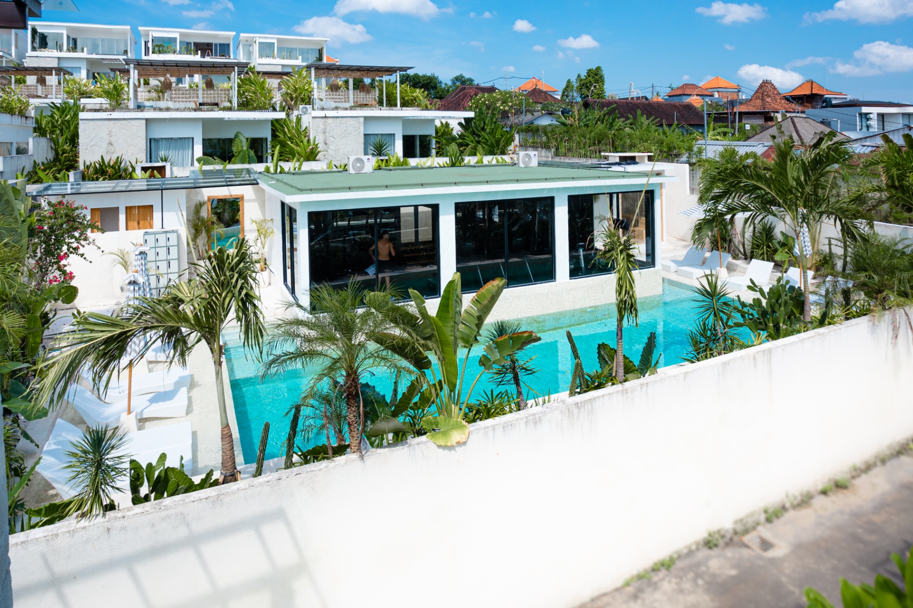 Luxurious 2 bedroom villa with private pool, gym and infra red sauna 