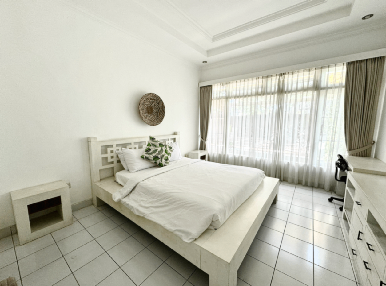No 201 - Room in shared villa in Batu Bolong Canggu