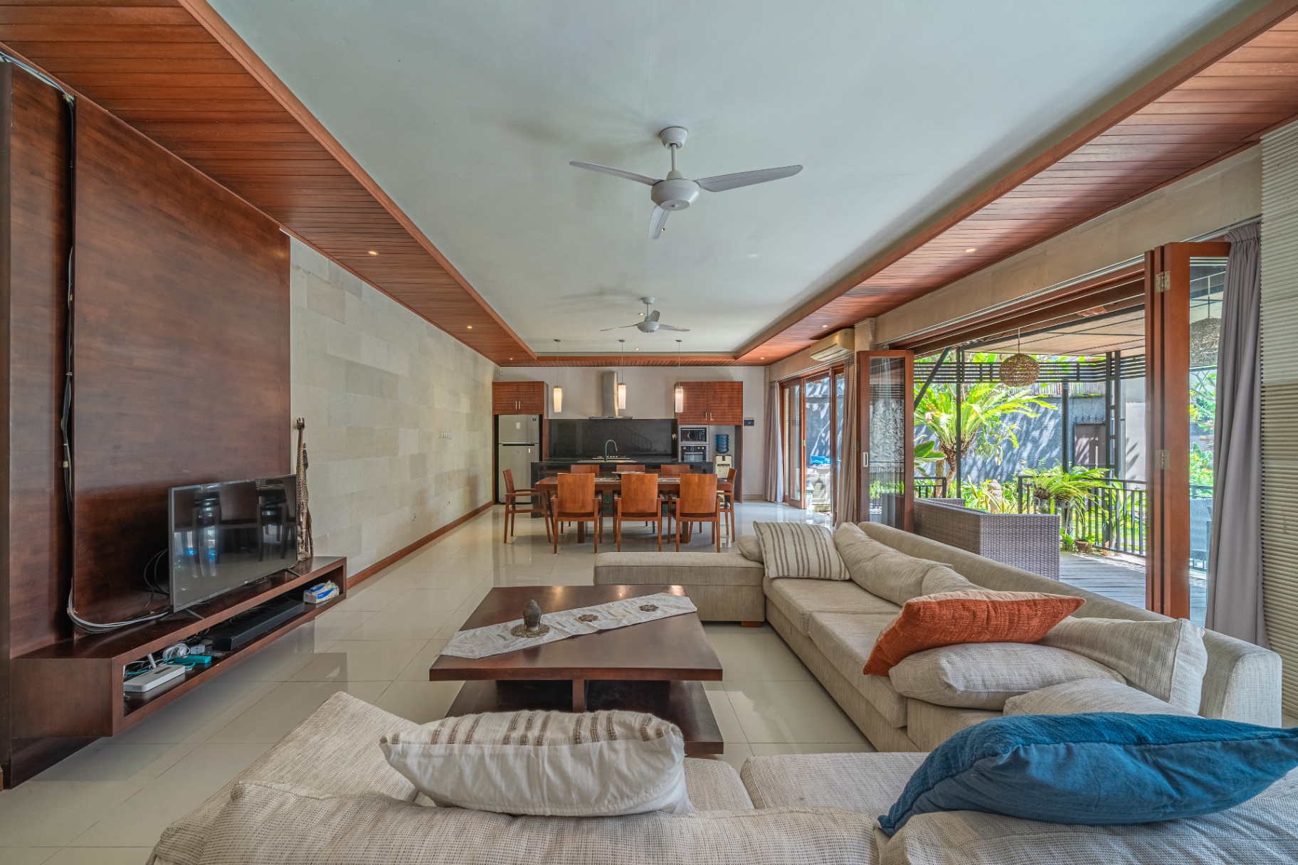 Villa image 1