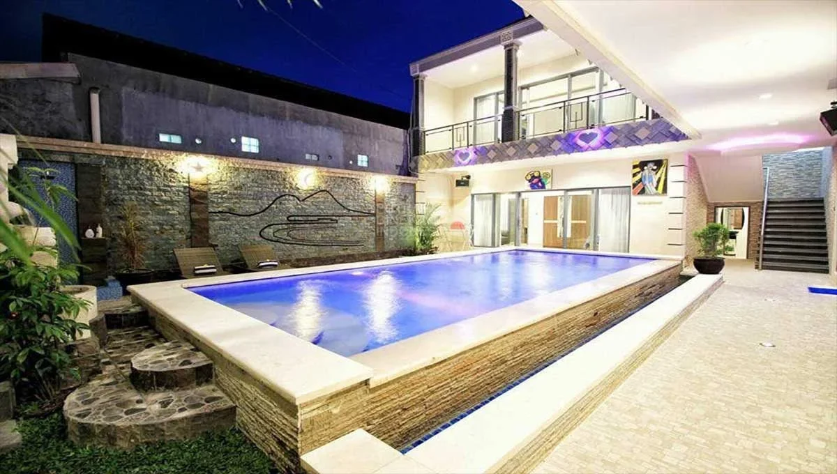 Villa image 1
