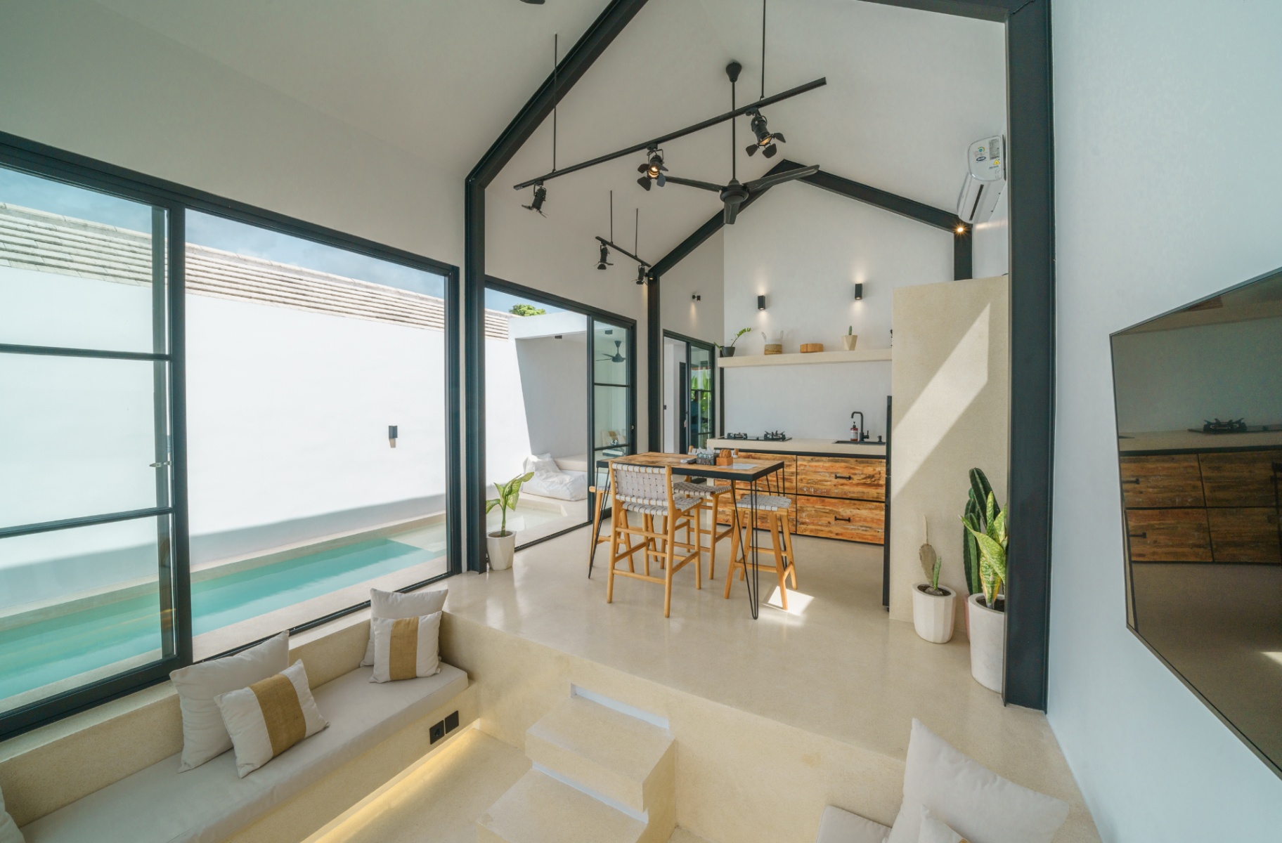 Villa Cha Cha - Stylish 1 BR Villa in Pererenan!!