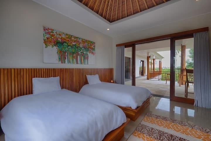 Villa image 3