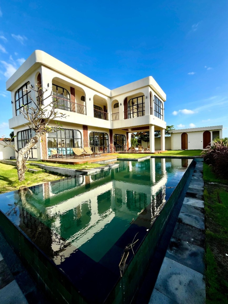 Villa image 1
