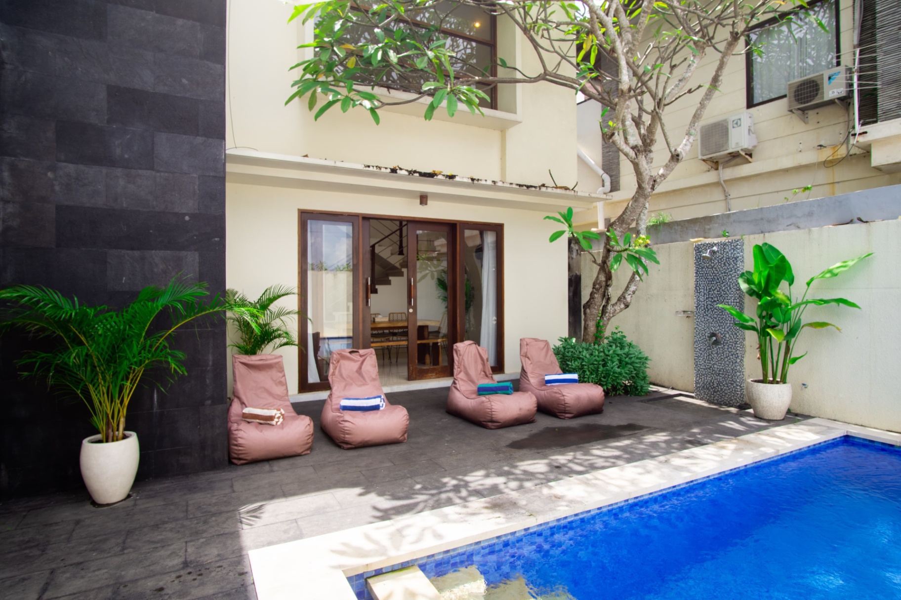 Villa image 1