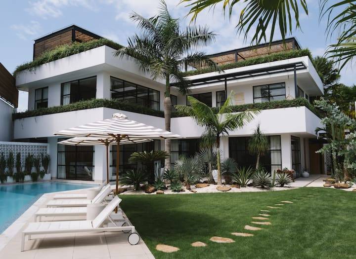 Villa image 1