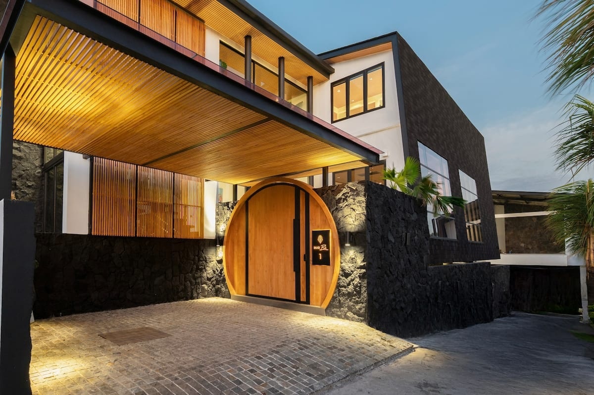 Villa image 1